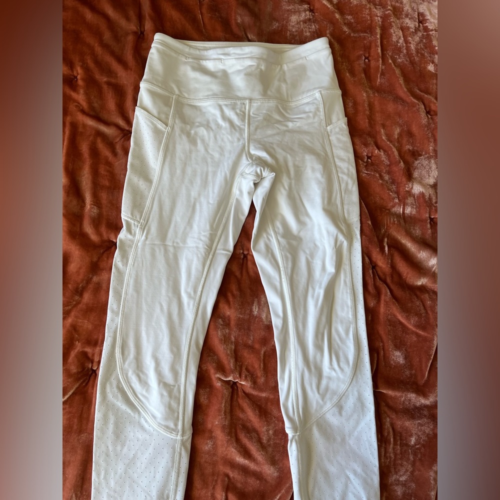 White Lululemon leggings